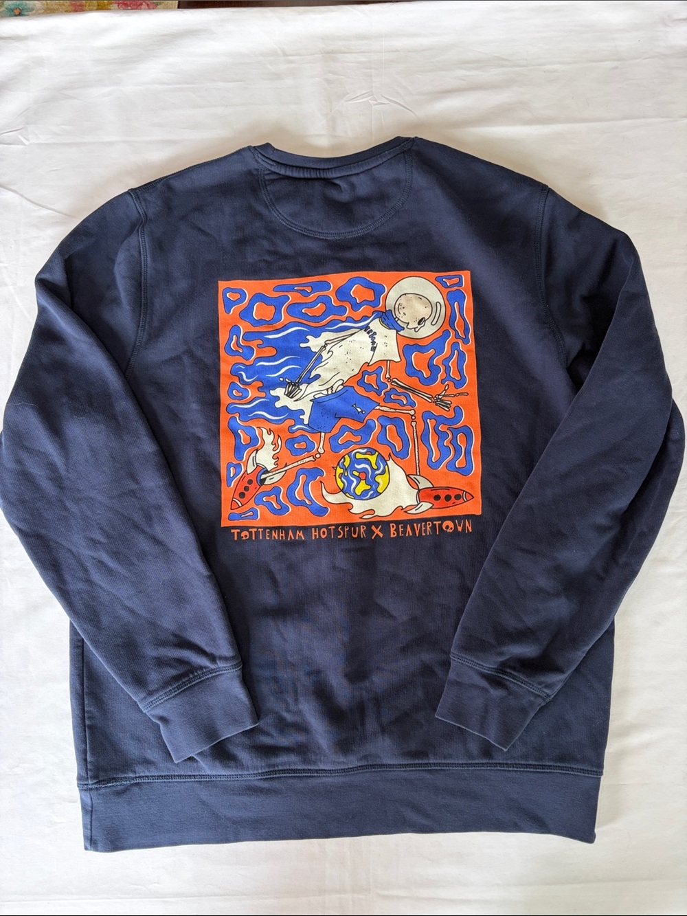 Tottenham Hotspur x Beaverton Navy Crewneck with Orange and Blue Graphic Size XL